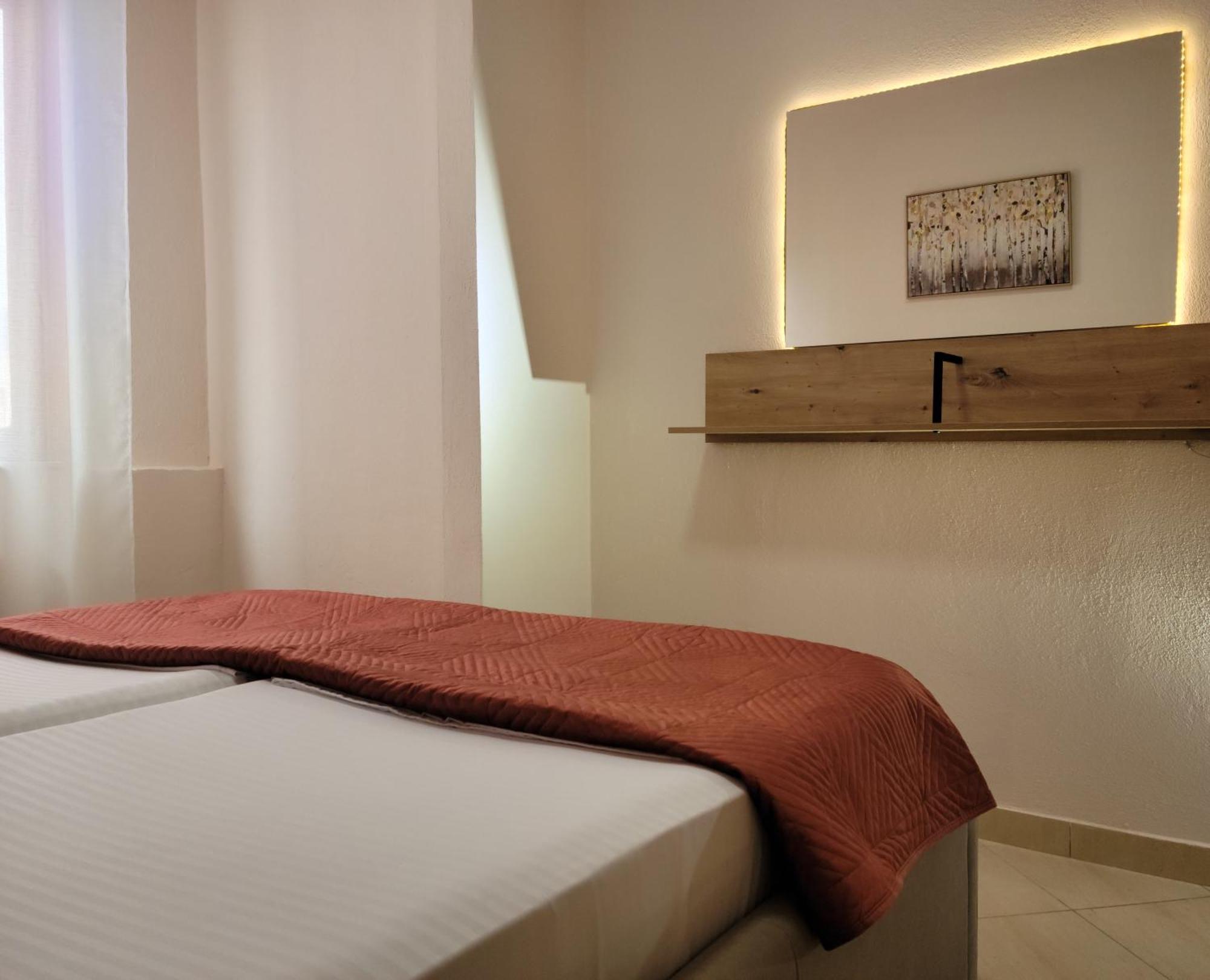 Gledis Appartment Tirana Esterno foto