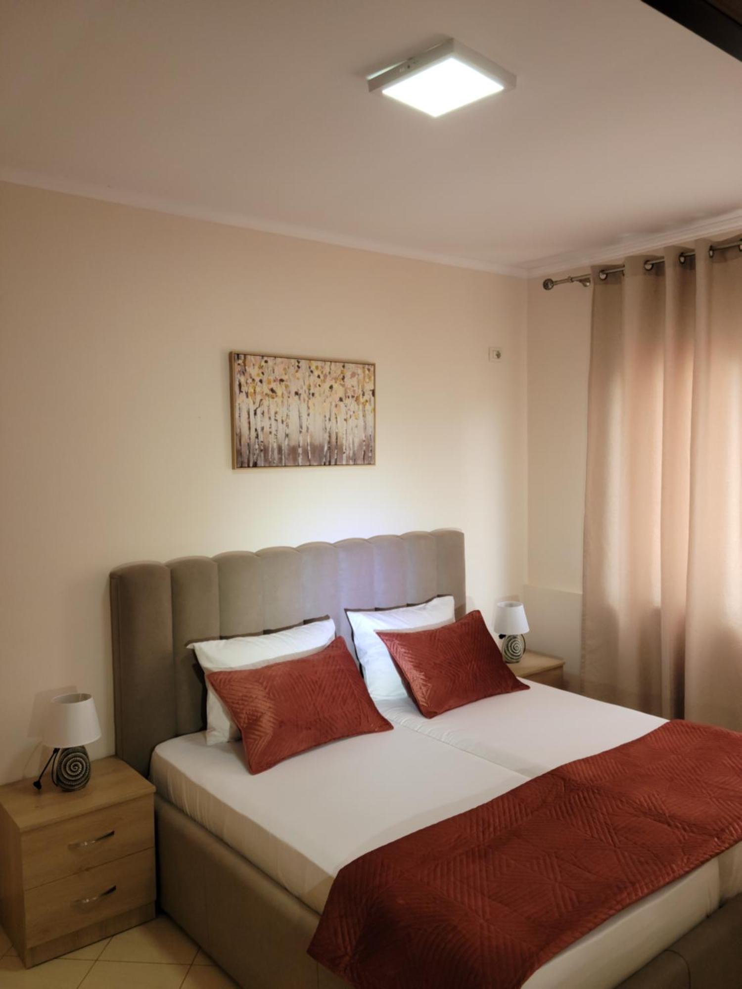 Gledis Appartment Tirana Esterno foto