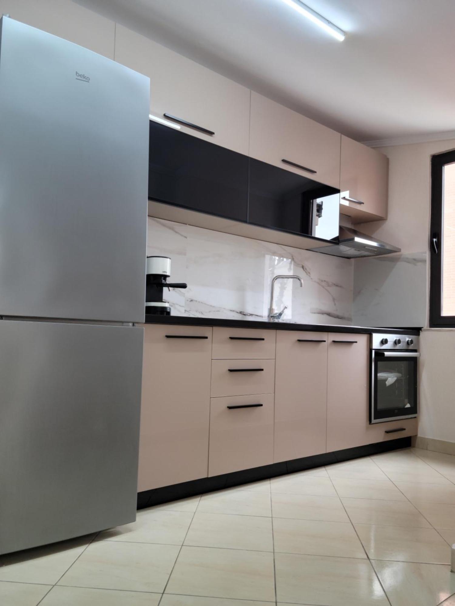 Gledis Appartment Tirana Esterno foto