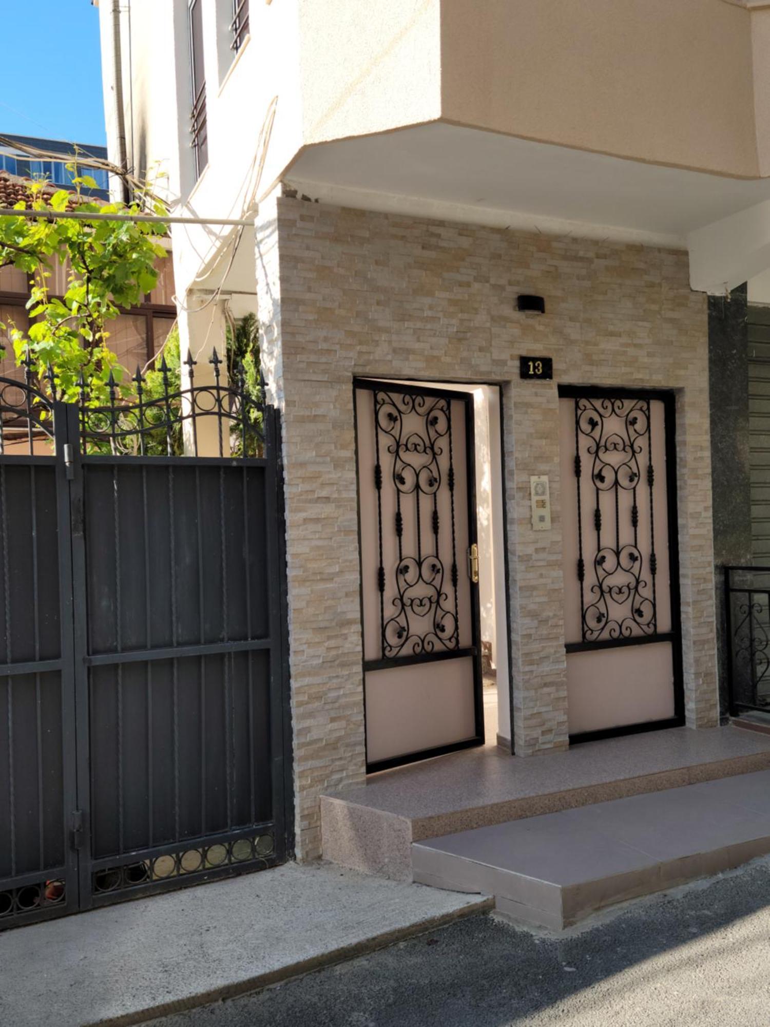 Gledis Appartment Tirana Esterno foto